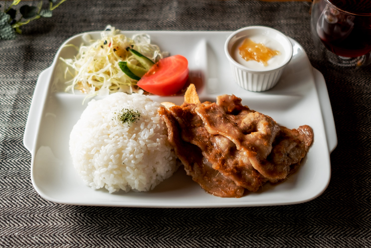 美瑛豚 生姜焼きランチ Stir-fry pork from BIEI 
with ginger